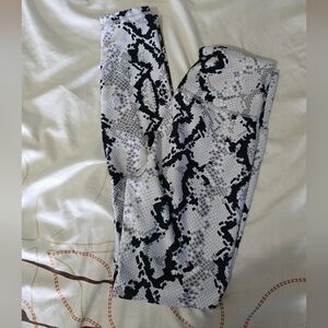 Snake leggings